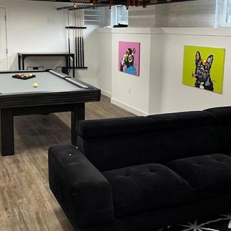 Trendy Loft Escape With Pool Table Bring Your Pets Apartment Columbus Bagian luar foto