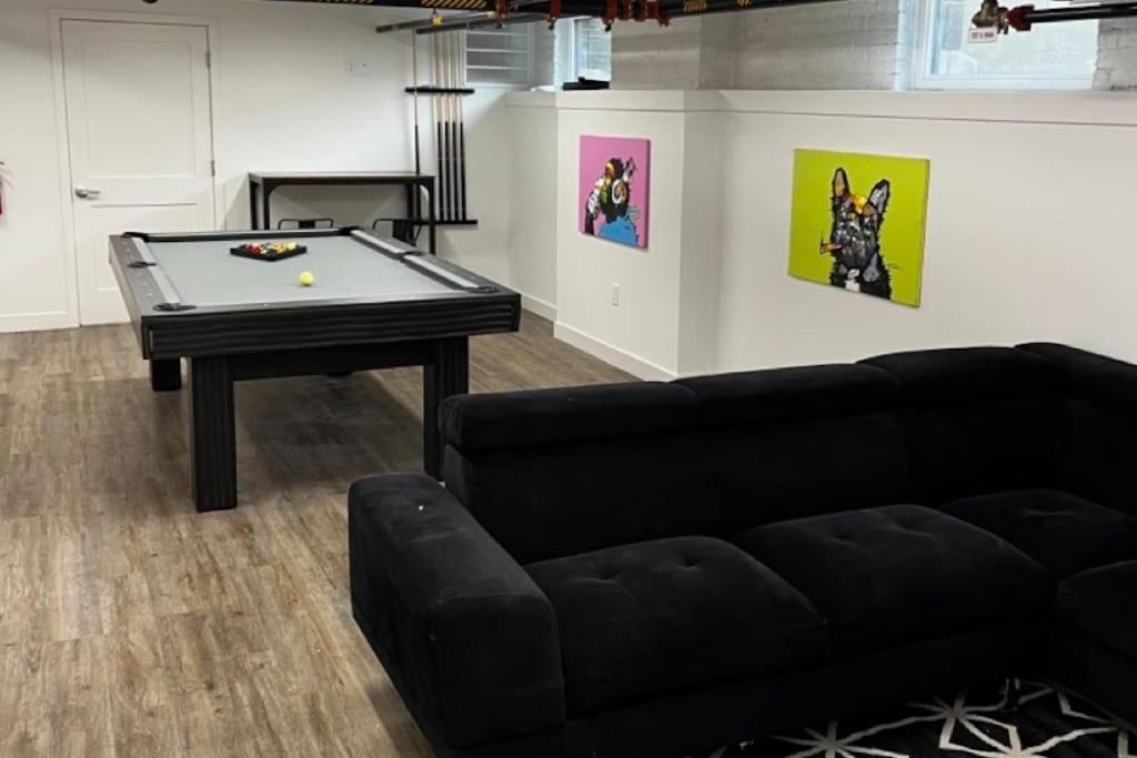 Trendy Loft Escape With Pool Table Bring Your Pets Apartment Columbus Bagian luar foto